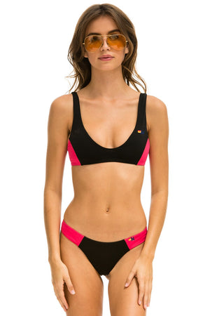 HI-CUT COLOR BLOCK CHEEKY BIKINI BOTTOMS - BLACK // RED